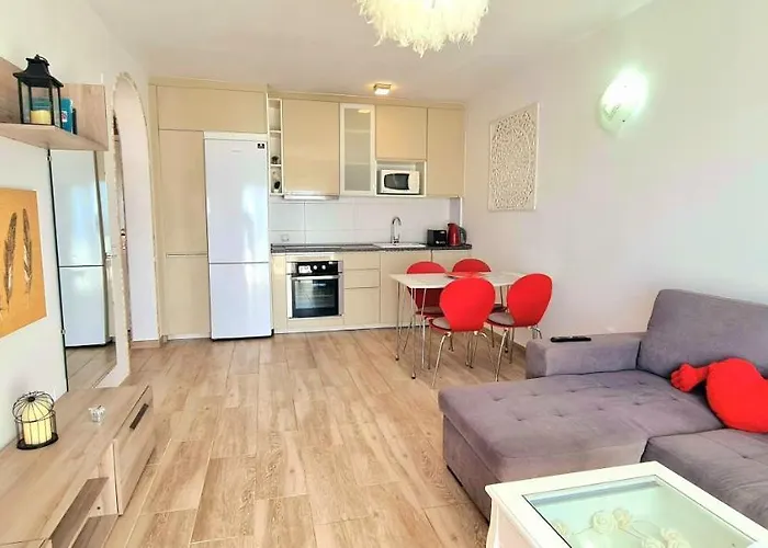 Cozy Sea Views In Apartament *